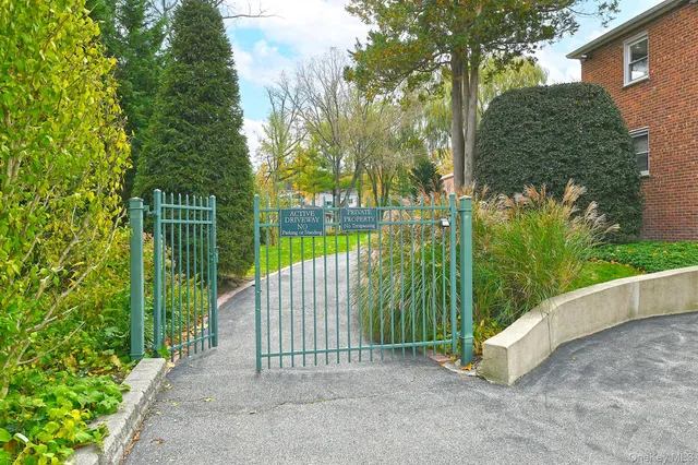 $515,000 | 20 Gibson Avenue, Unit 3D, Huntington, NY 11743