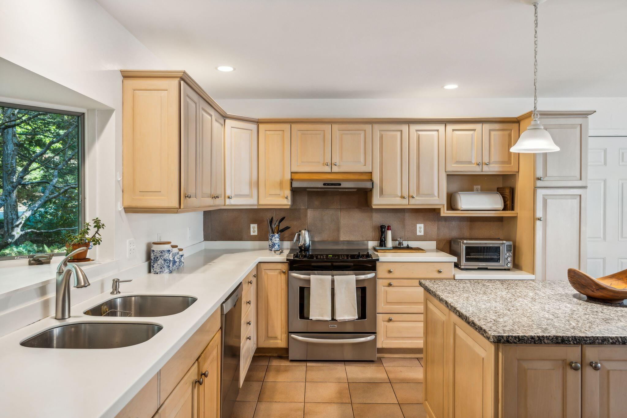 14 Eagle Point Road Bath, ME 04530 - Photo 12 of 74 39_DSC09585