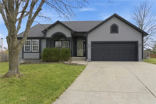 $385,000 | 3716 Northwest Anchor Court, Blue Springs, MO 64015