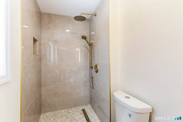 $419,999 | 5 Prasser Drive, East Hartford, CT 06118