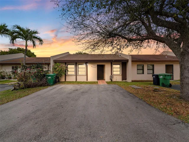 $2,700 | 5027 Southwest 139th Court, Unit 5027, Miami, FL 33175