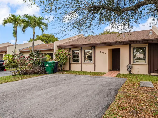 $2,700 | 5027 Southwest 139th Court, Unit 5027, Miami, FL 33175