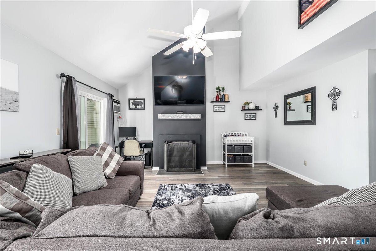 136 Pembroke Road, Unit 650 Danbury, CT 06811 - Photo 13 of 26