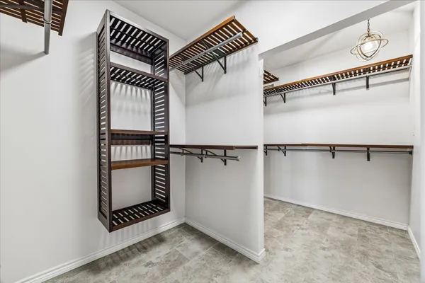 $795,000 | 1030 Crossroads Drive, Houston, TX 77079