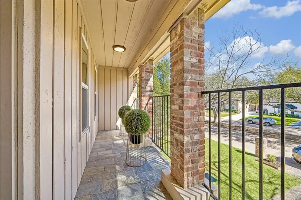 $795,000 | 1030 Crossroads Drive, Houston, TX 77079