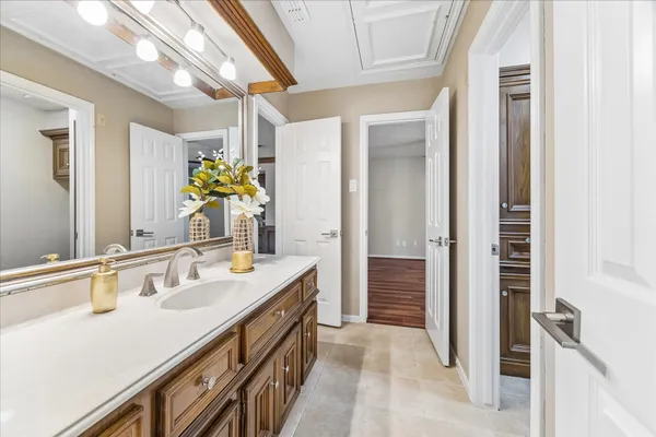 $795,000 | 1030 Crossroads Drive, Houston, TX 77079