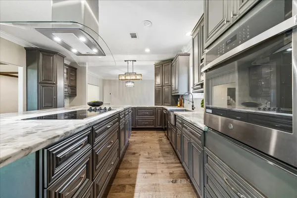 $795,000 | 1030 Crossroads Drive, Houston, TX 77079
