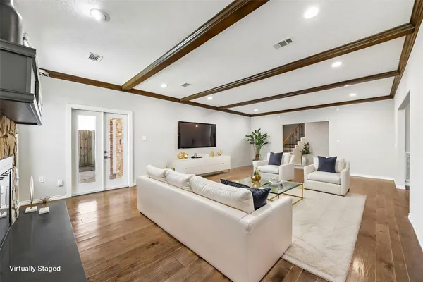 $795,000 | 1030 Crossroads Drive, Houston, TX 77079