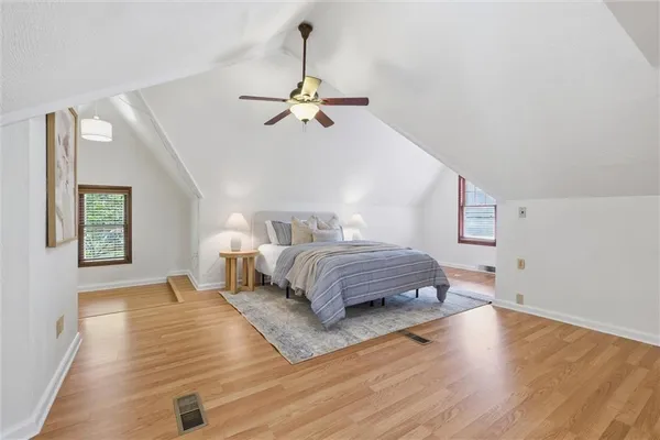 $350,000 | 5302 West 57th Street, Roeland Park, KS 66205