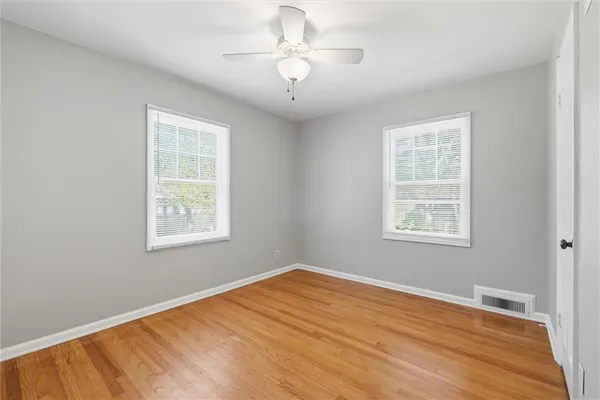 $350,000 | 5302 West 57th Street, Roeland Park, KS 66205