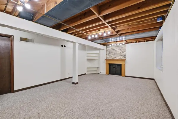 $350,000 | 5302 West 57th Street, Roeland Park, KS 66205