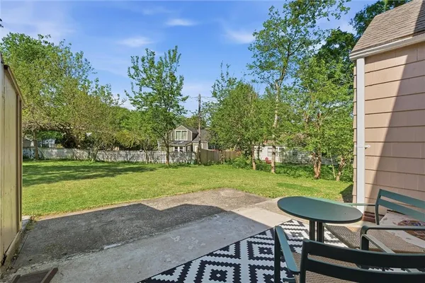 $350,000 | 5302 West 57th Street, Roeland Park, KS 66205