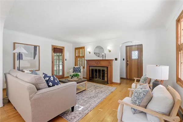 $350,000 | 5302 West 57th Street, Roeland Park, KS 66205