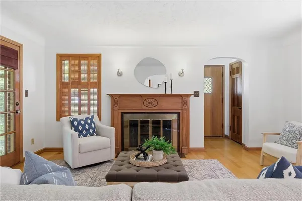 $350,000 | 5302 West 57th Street, Roeland Park, KS 66205