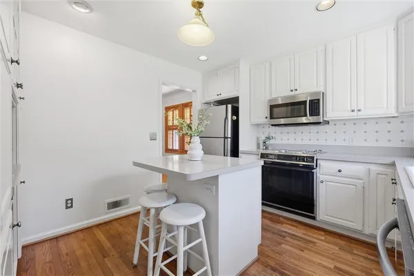$350,000 | 5302 West 57th Street, Roeland Park, KS 66205
