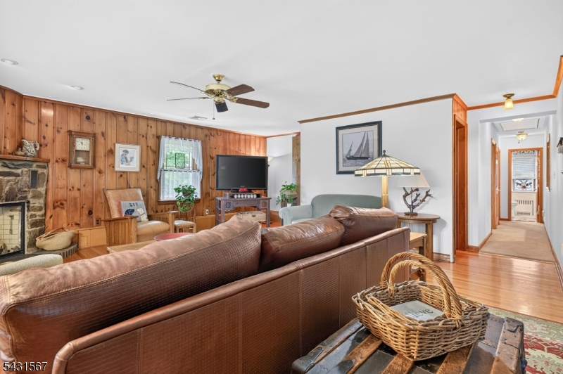28 Saw Mill Road Warren, NJ 07059 - Photo 10 of 38