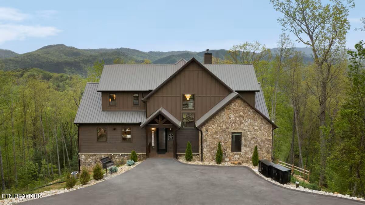 5016 Long Rifle Road Walland, TN 37886 - Photo 3 of 57 f471b3a6-6c0c-4edf-9004-d1f92f7e0a90