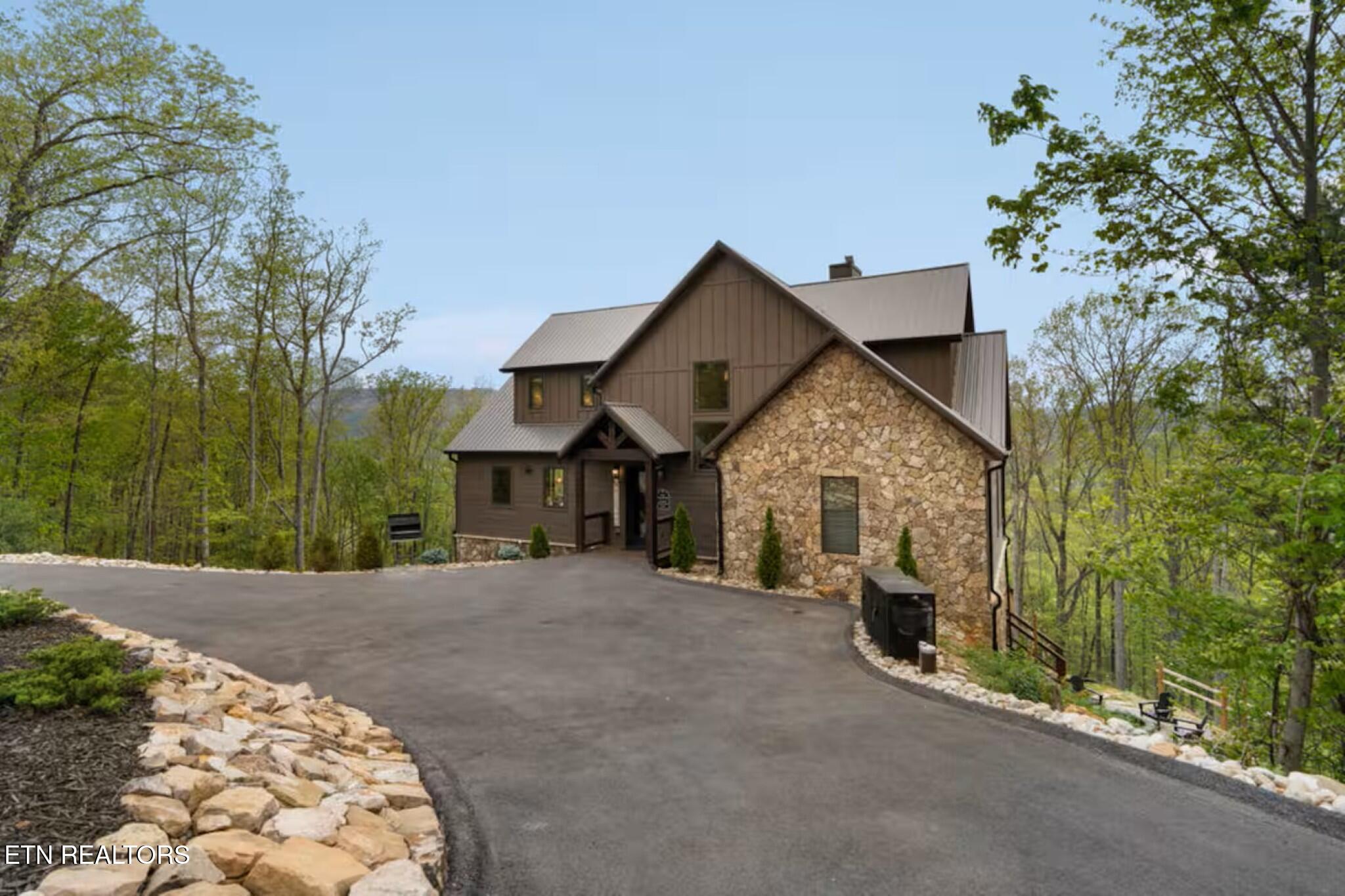 5016 Long Rifle Road Walland, TN 37886 - Photo 4 of 57 768199ac-3bd2-4da1-aa4c-4628dbb75eaa