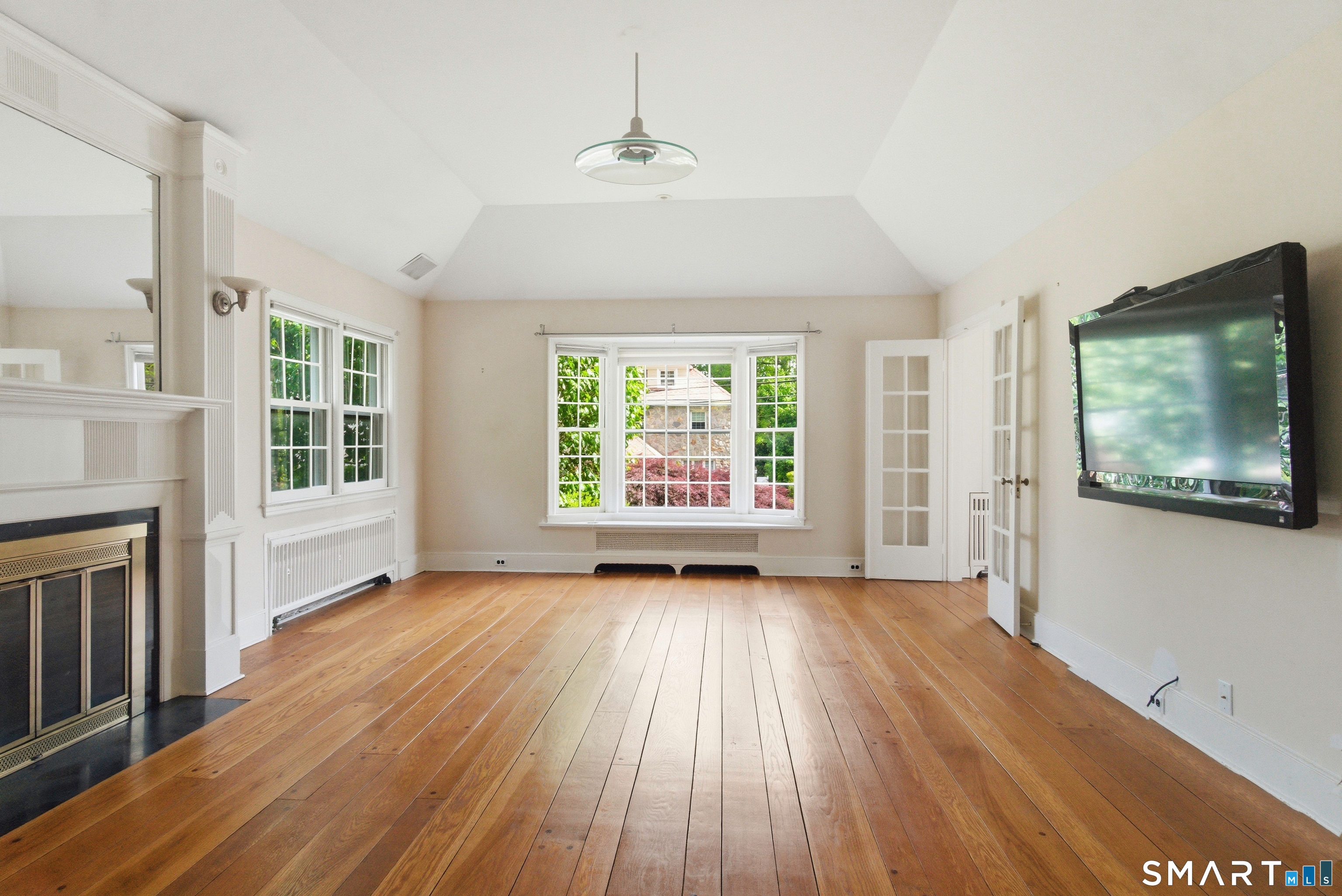24 Highbrook Road Norwalk, CT 06851 - Photo 4 of 23