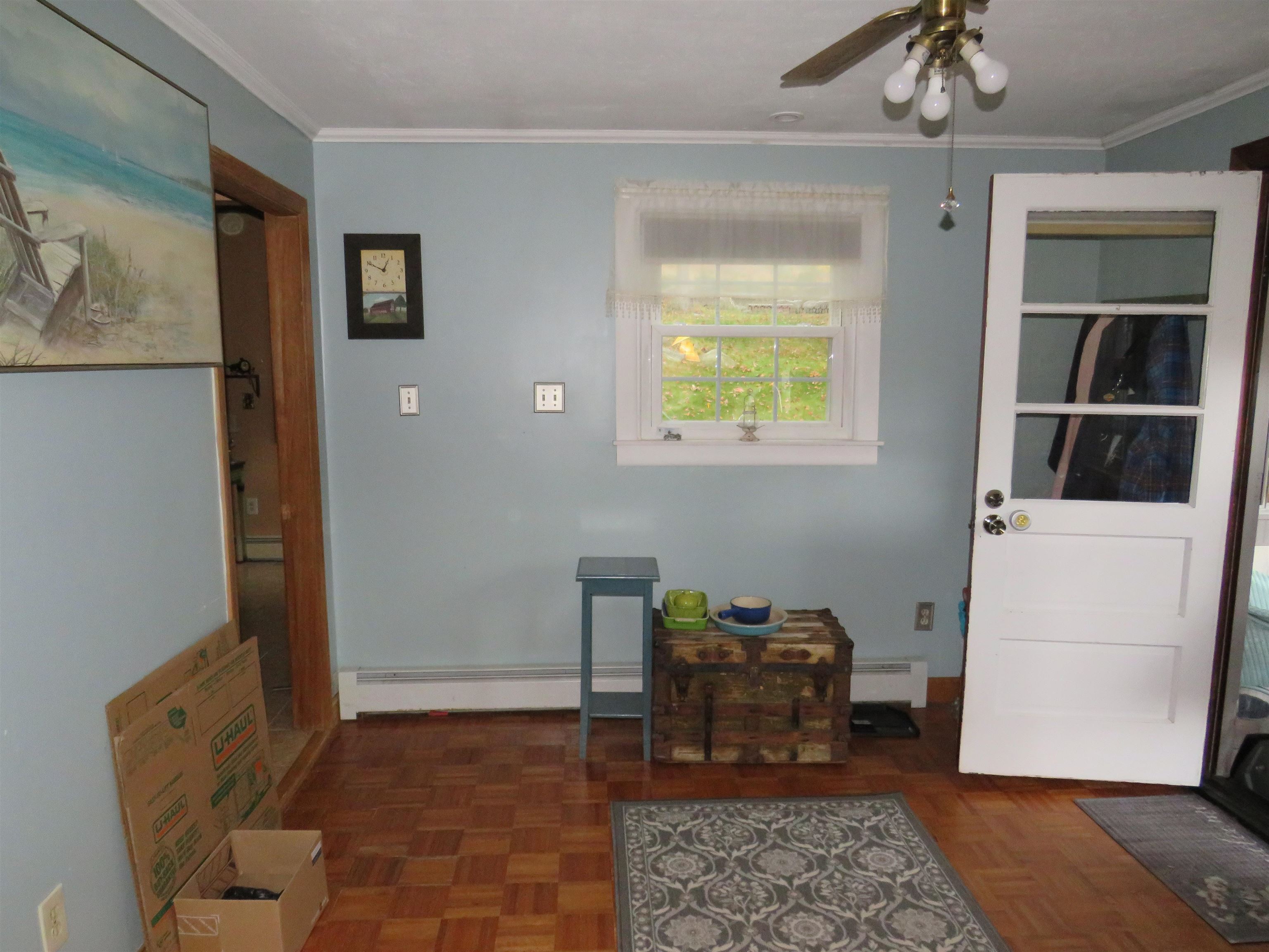 83 Hermit Road Manchester, NH 03109 - Photo 6 of 25