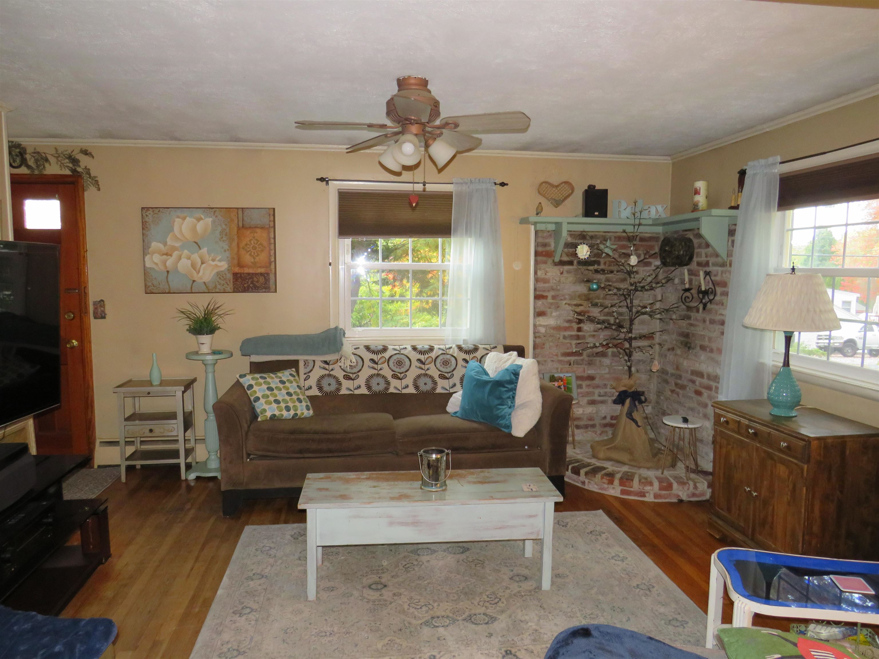 83 Hermit Road Manchester, NH 03109 - Photo 7 of 25