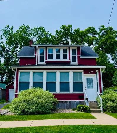 $329,000 | 339 West South Street, Oconomowoc, WI 53066