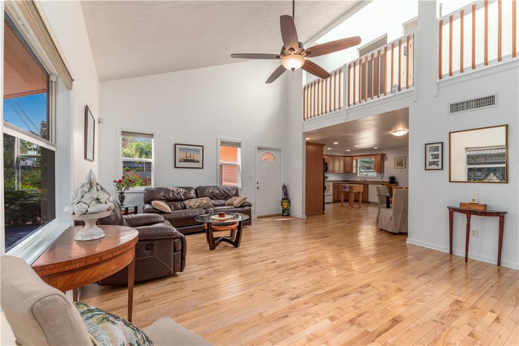826 Southwest Rustic Circle Stuart, FL 34997 - Photo 9 of 35 Gallery Image 9