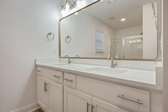 $2,000 | 691 South 11th Street, DeFuniak Springs, FL 32435