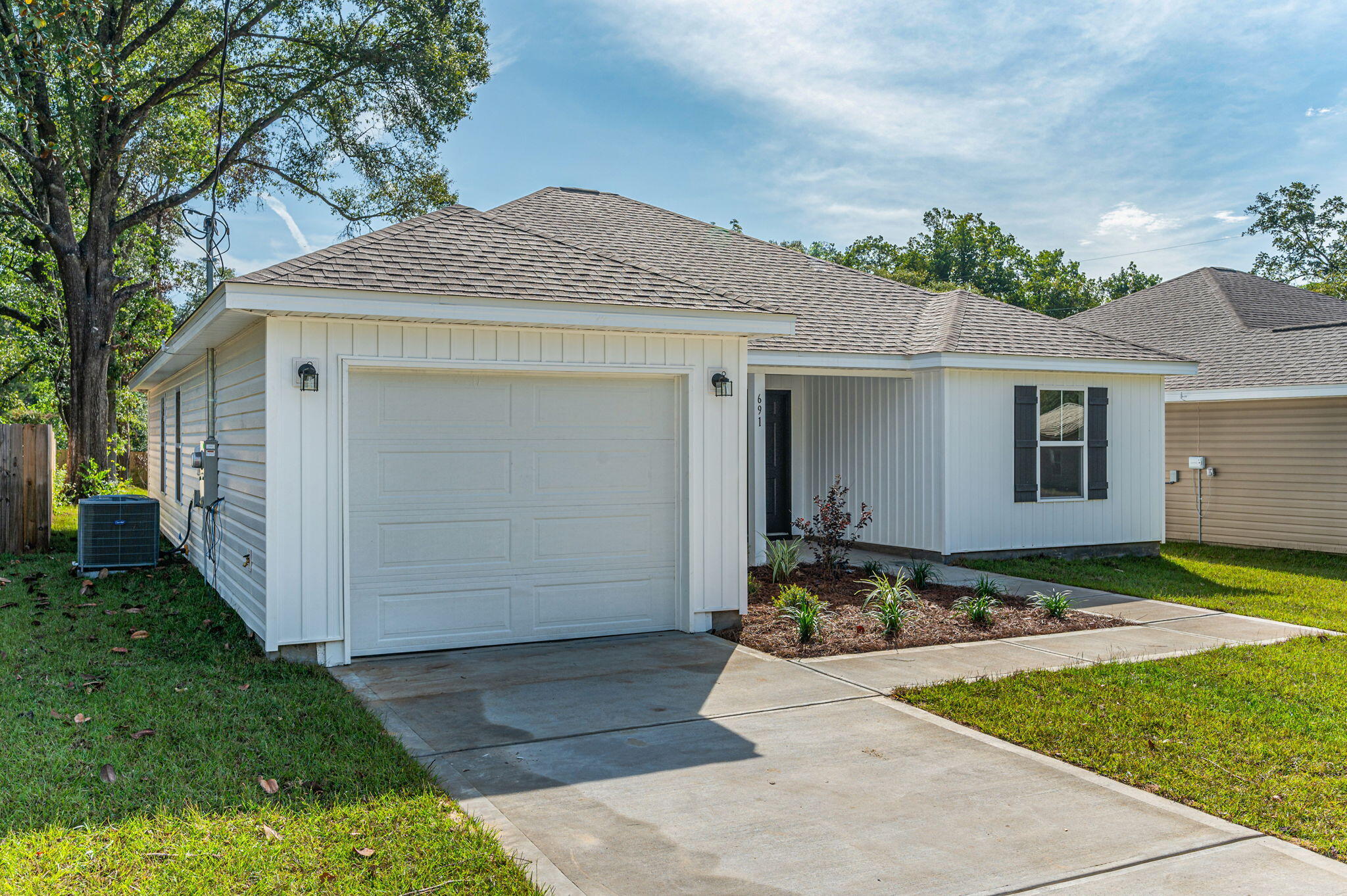 691 South 11th Street DeFuniak Springs, FL 32435 - Photo 2 of 33 3