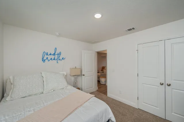 $2,000 | 691 South 11th Street, DeFuniak Springs, FL 32435