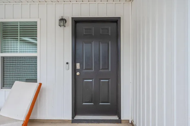 $2,000 | 691 South 11th Street, DeFuniak Springs, FL 32435