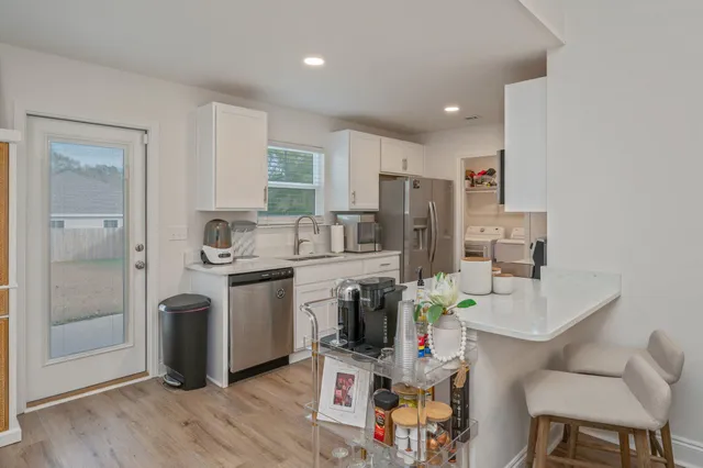 $2,000 | 691 South 11th Street, DeFuniak Springs, FL 32435