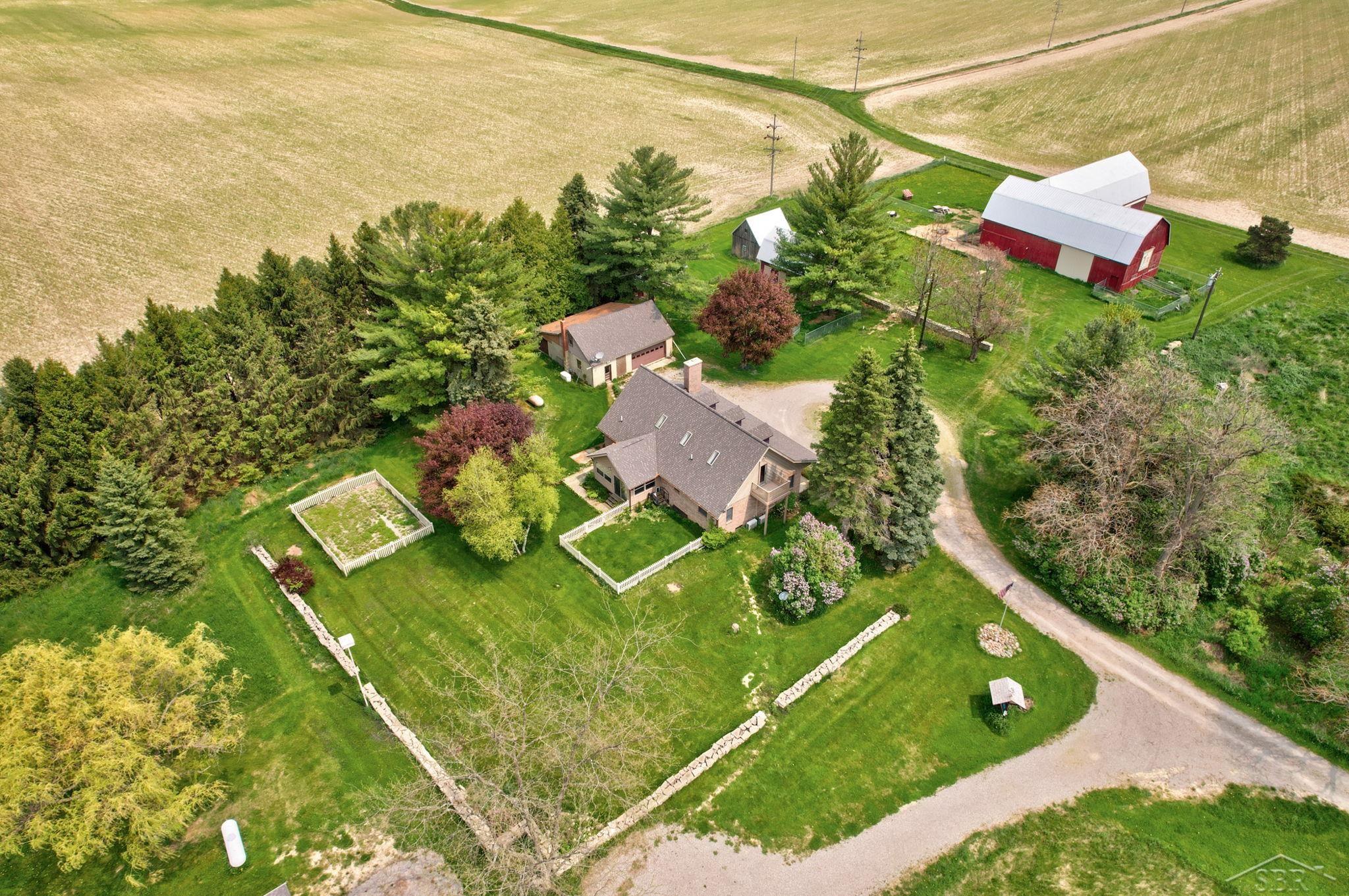 720 Pt Crescent Road Port Austin, MI 48467 - Photo 78 of 79 50107037-77.JPG