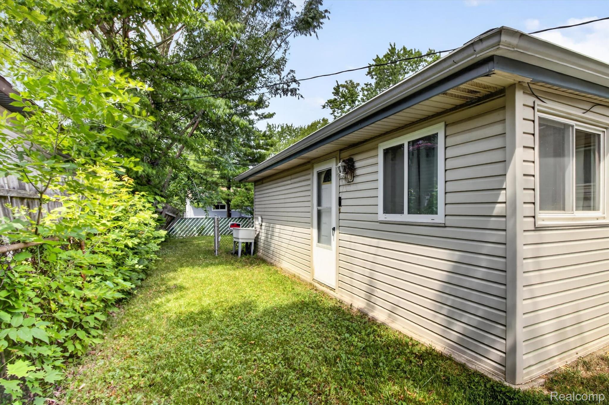 1459 Grove Road Ypsilanti, MI 48198 - Photo 34 of 36 -