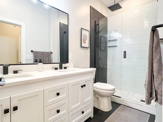 $3,250 | 63 7th Avenue South, Unit 2, Hopkins, MN 55343