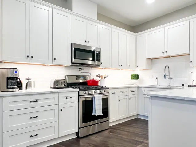 $3,250 | 63 7th Avenue South, Unit 2, Hopkins, MN 55343