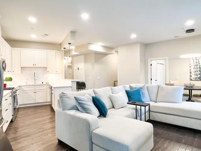 $3,250 | 63 7th Avenue South, Unit 2, Hopkins, MN 55343