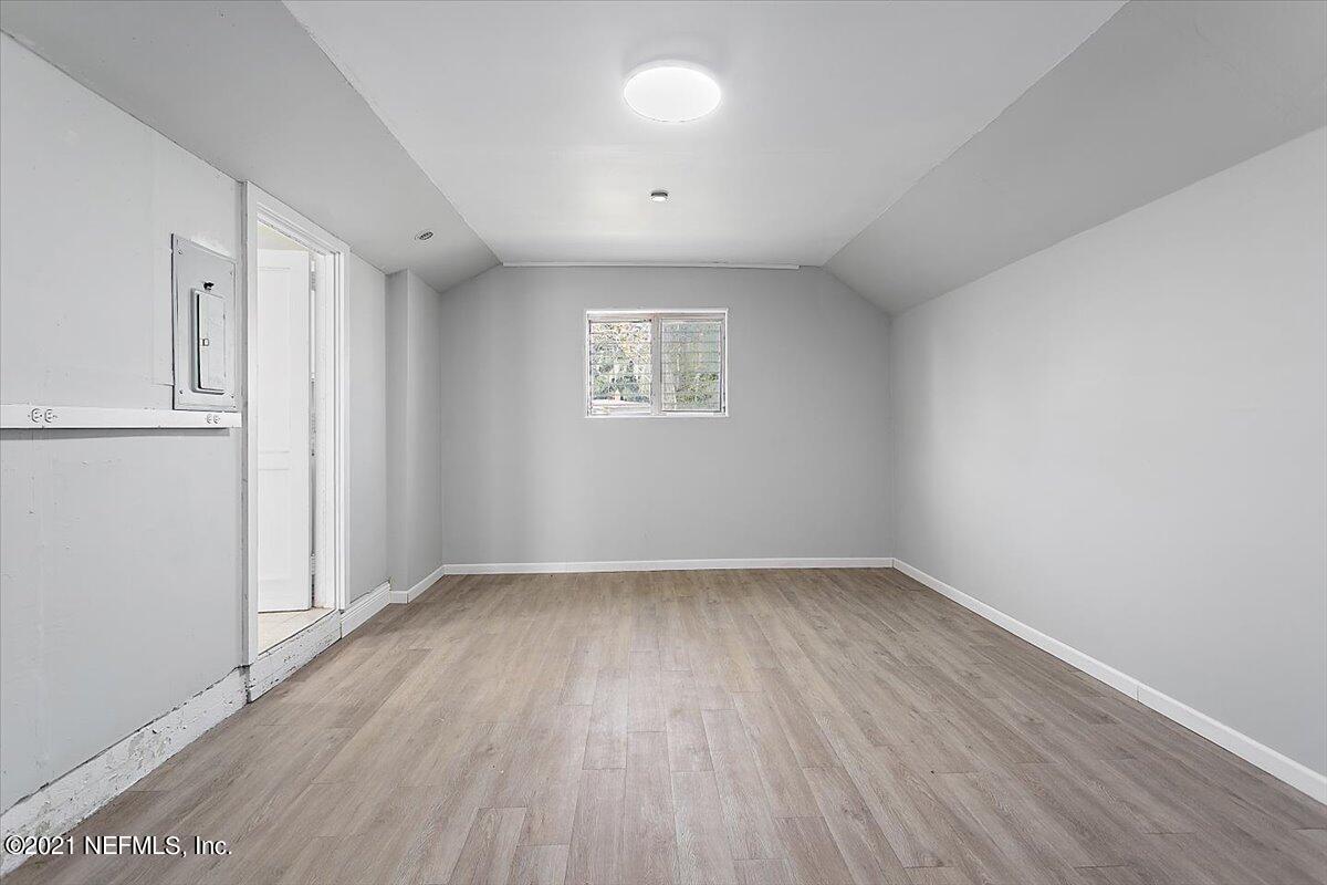 1007 Ovington Road South Jacksonville, FL 32216 - Photo 6 of 13 07-Family Room