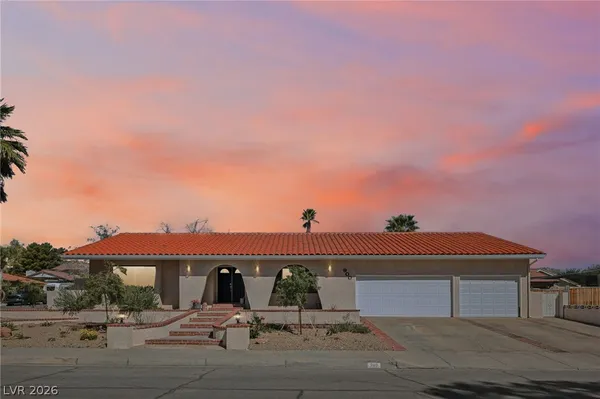 $875,000 | 900 Fairway Drive, Boulder City, NV 89005