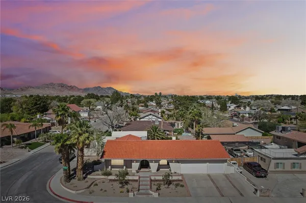 $875,000 | 900 Fairway Drive, Boulder City, NV 89005