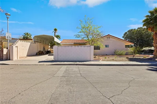 $875,000 | 900 Fairway Drive, Boulder City, NV 89005
