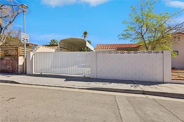 $875,000 | 900 Fairway Drive, Boulder City, NV 89005