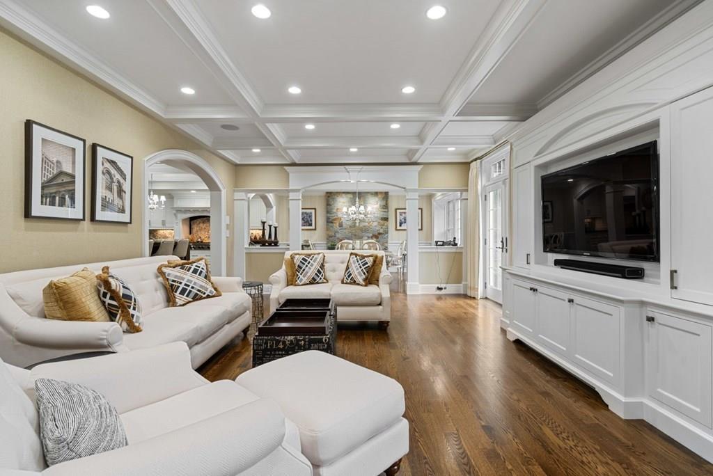 152 Lowell Road Wellesley, MA 02481 - Photo 15 of 40