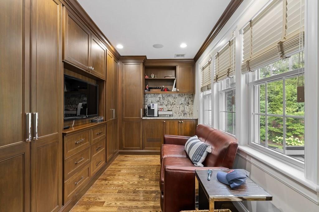 152 Lowell Road Wellesley, MA 02481 - Photo 23 of 40