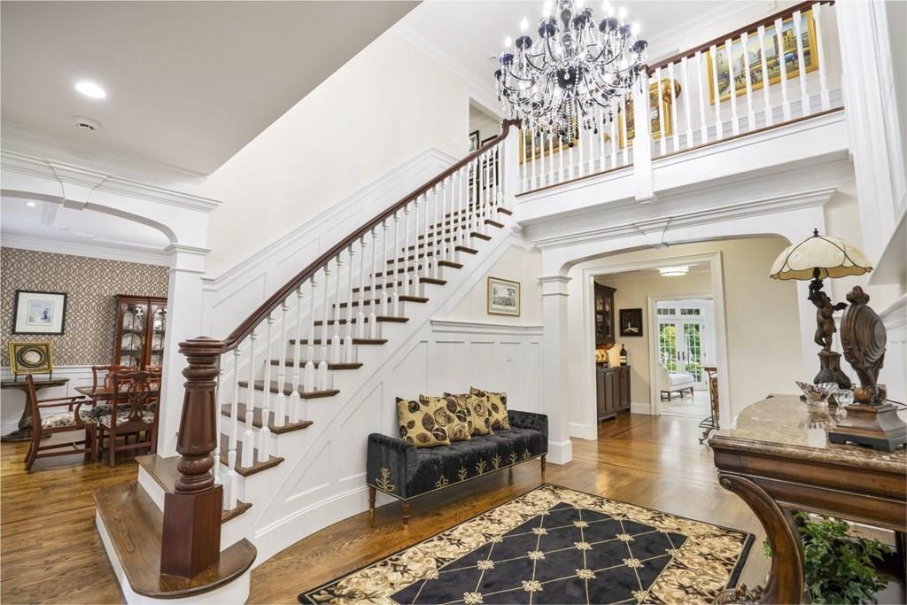 152 Lowell Road Wellesley, MA 02481 - Photo 3 of 40