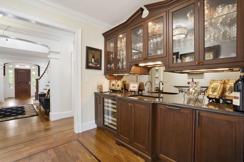 152 Lowell Road Wellesley, MA 02481 - Photo 7 of 40