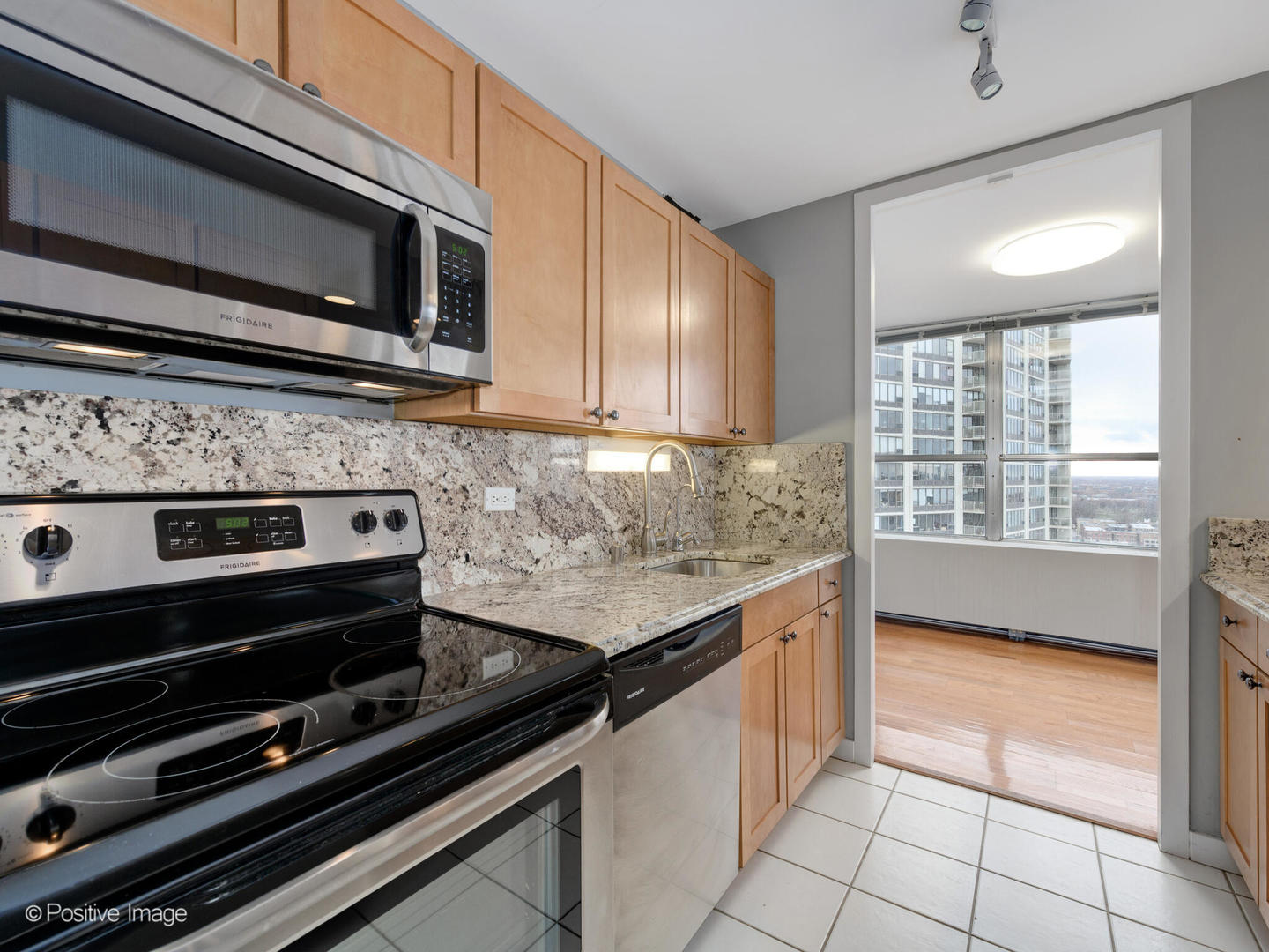 655 West Irving Park Road, Unit 2116 Chicago, IL 60613 - Photo 11 of 22