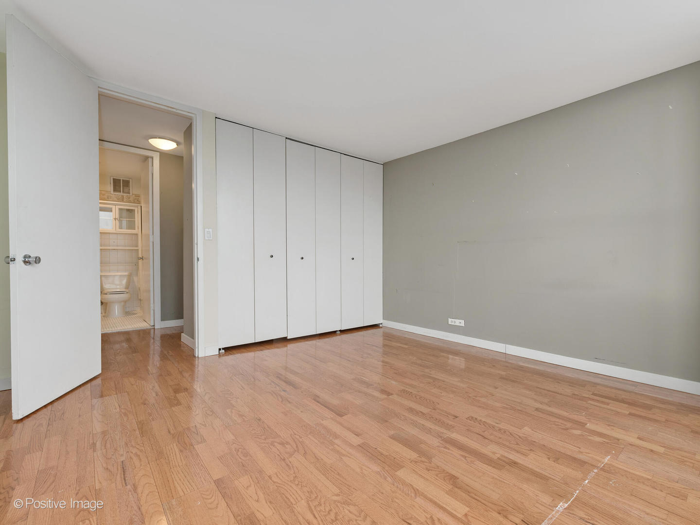 655 West Irving Park Road, Unit 2116 Chicago, IL 60613 - Photo 14 of 22