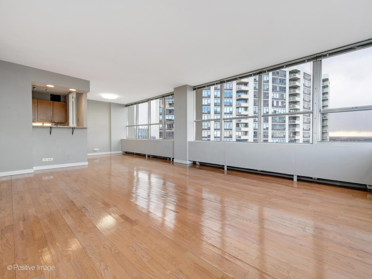 655 West Irving Park Road, Unit 2116 Chicago, IL 60613 - Photo 4 of 22