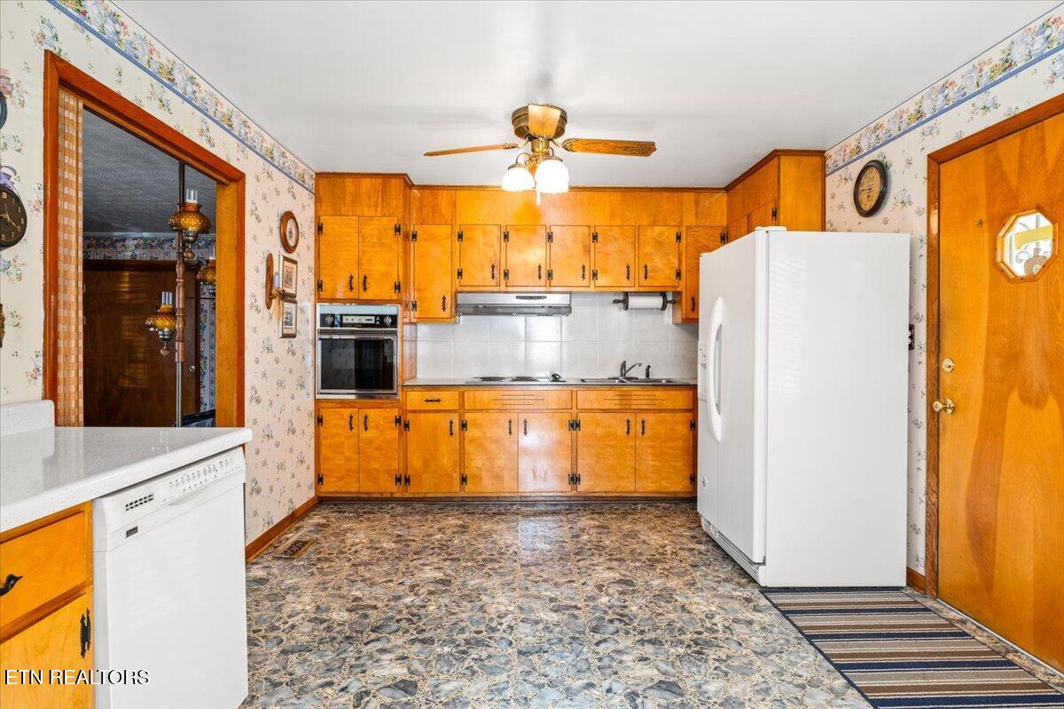 591 Ellison Street Jellico, TN 37762 - Photo 11 of 22 12-591 Ellison St